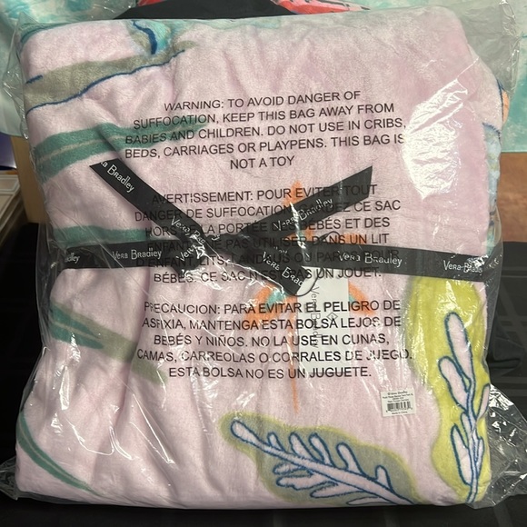 Vera Bradley Rainforest Canopy Throw Blanket - Picture 5 of 6